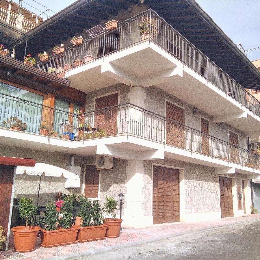Casa Luca Appartement Forza dʼAgro Buitenkant foto